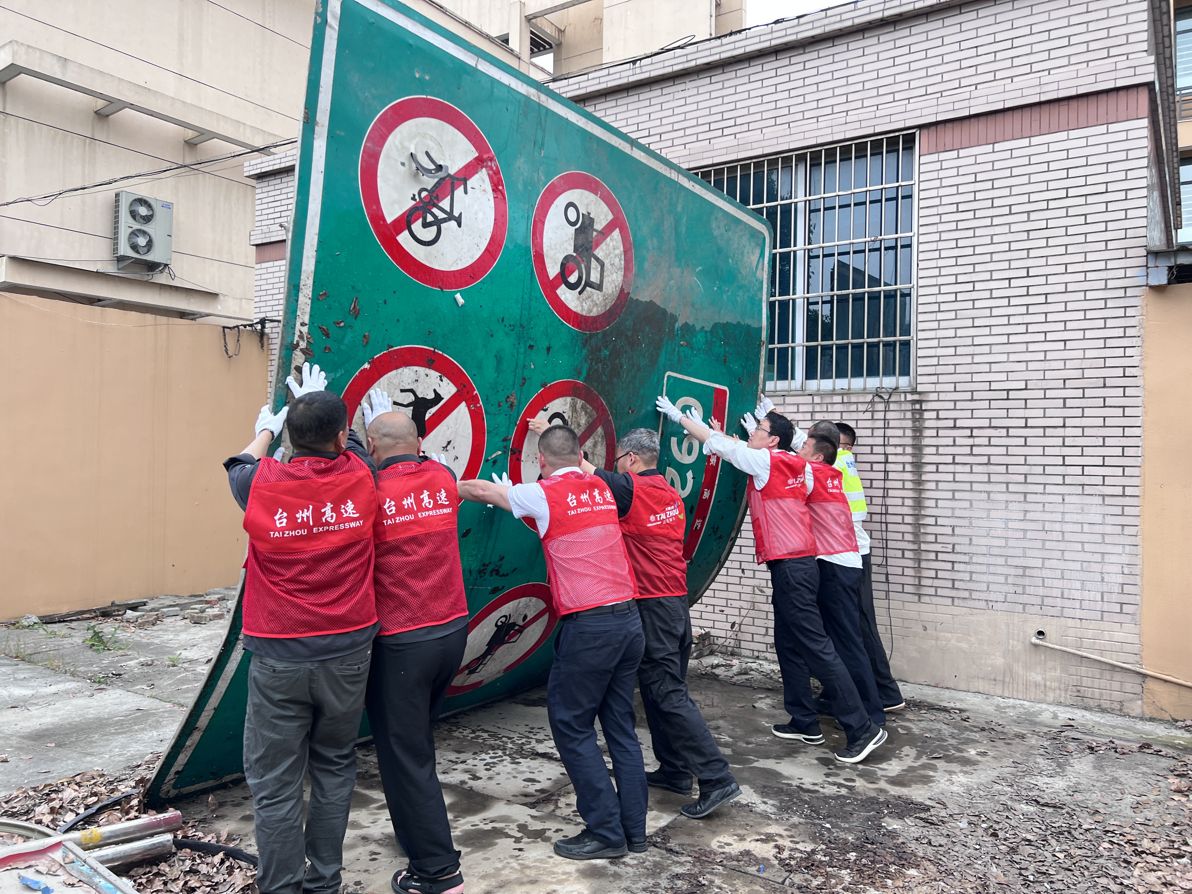 1652239615793772.jpg 袁莉攝1.jpg